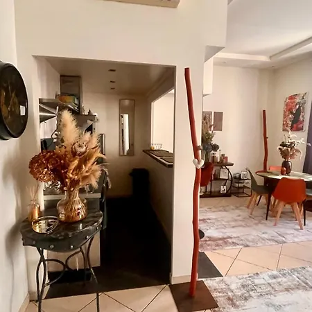 3 Pieces Au Centre De Ideal Congres Ou *